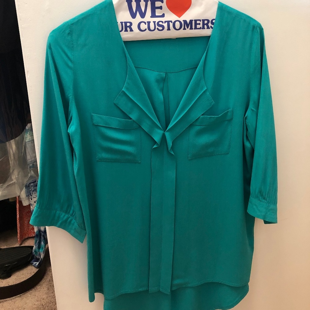 Short Sleeved Pullove Blouse - Very Light and Airy